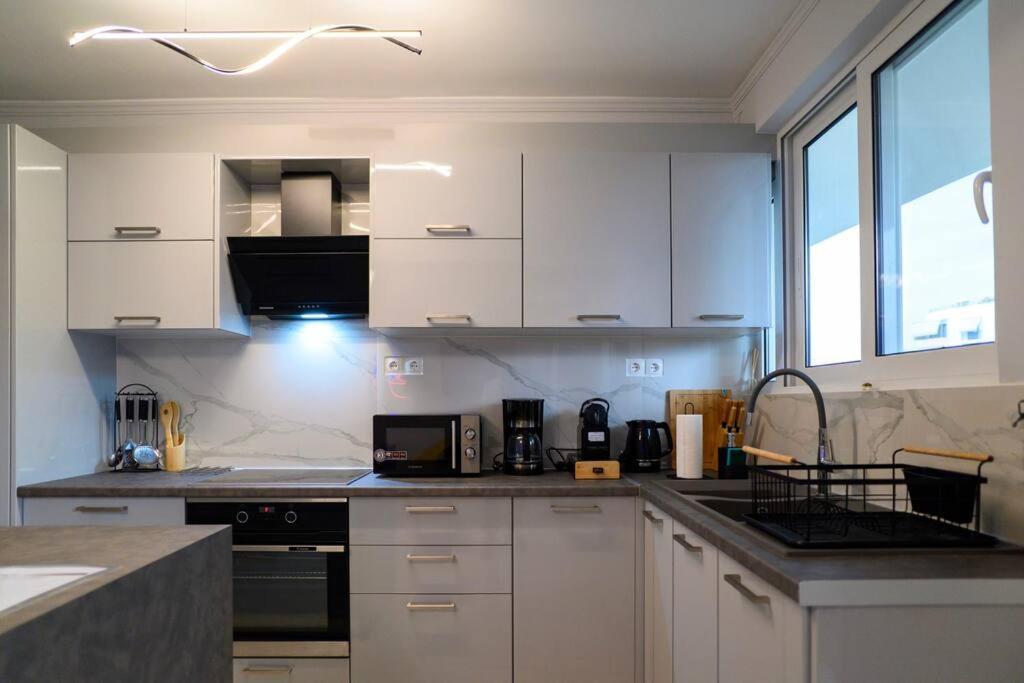 Fresh Spicy 1Bd Amusement Arcade Appartement Athene Buitenkant foto