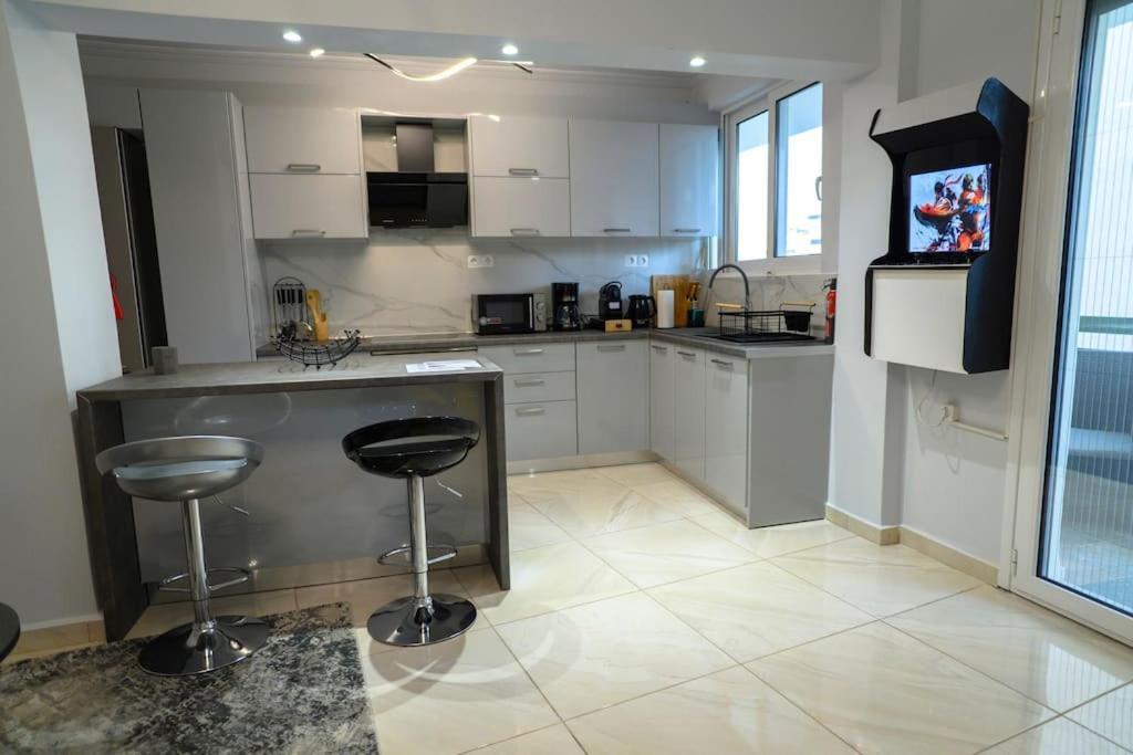 Fresh Spicy 1Bd Amusement Arcade Appartement Athene Buitenkant foto