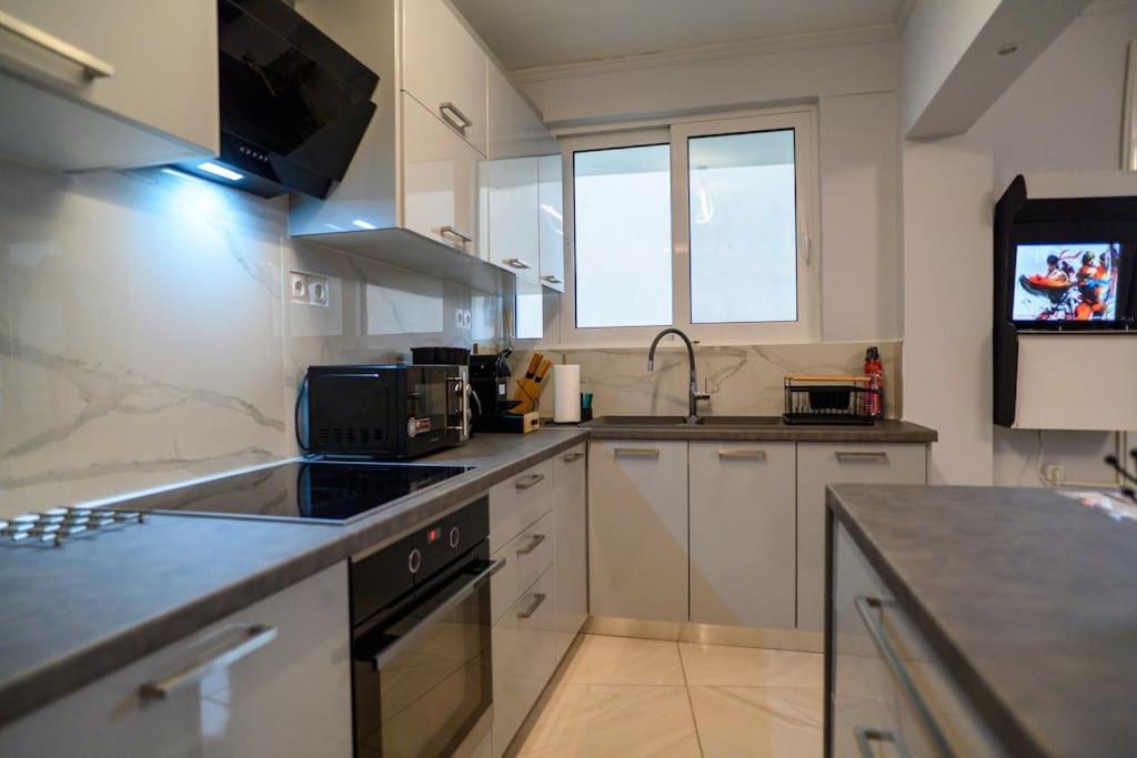 Fresh Spicy 1Bd Amusement Arcade Appartement Athene Buitenkant foto